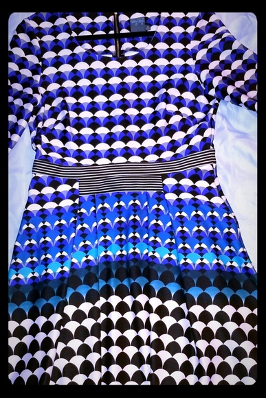 DRESS - Picture 1 of 8